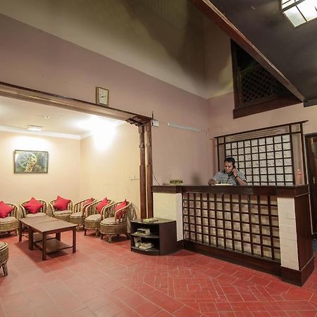 Hotel Candle Inn Покхара Экстерьер фото